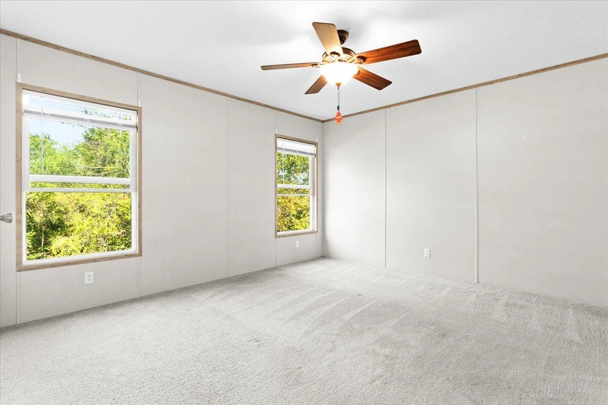 970 Ridgeway DR - Photo 16