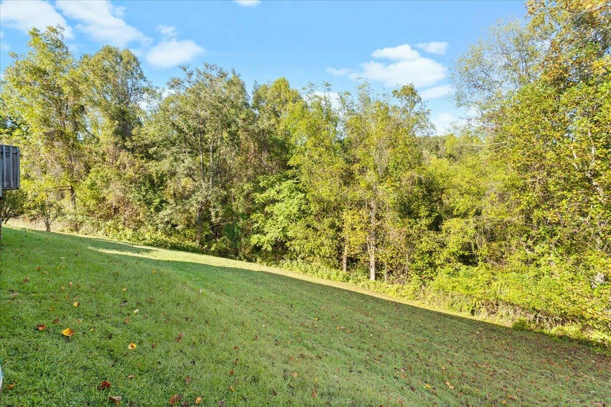 970 Ridgeway DR - Photo 32
