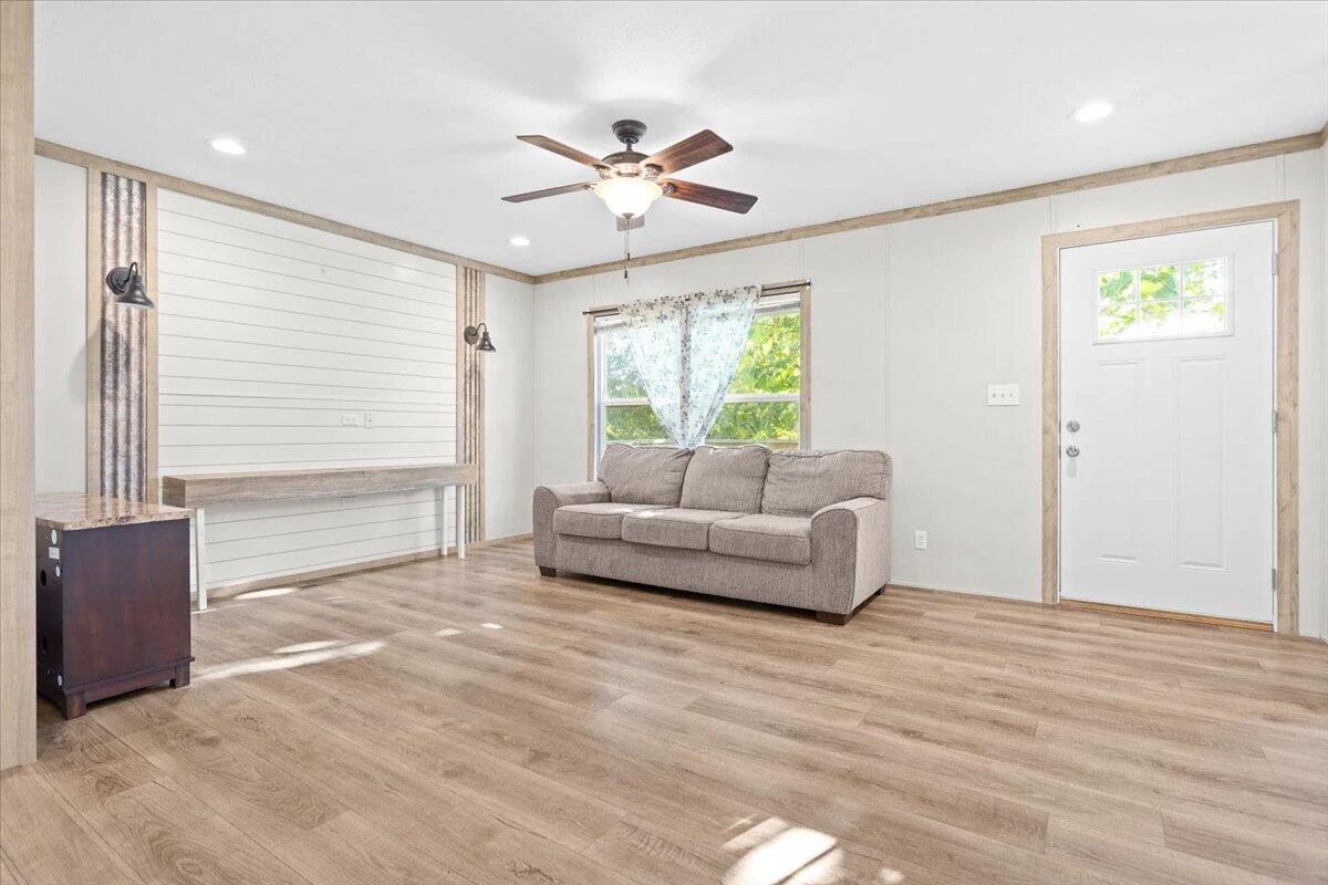 970 Ridgeway DR - Photo 8