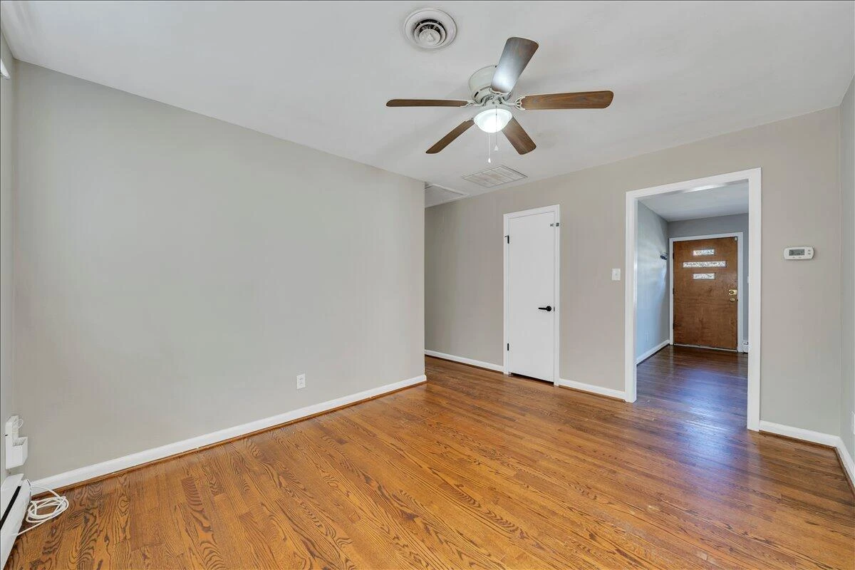 3328 Fleetwood AVE - Photo 14
