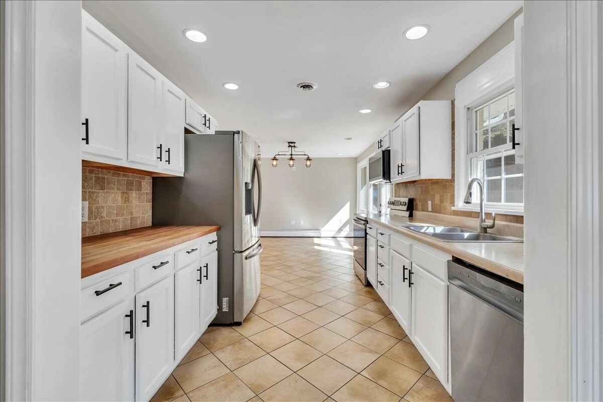 3328 Fleetwood AVE - Photo 15