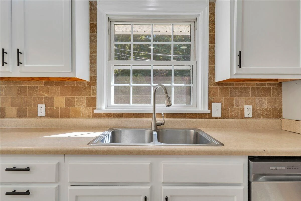 3328 Fleetwood AVE - Photo 18