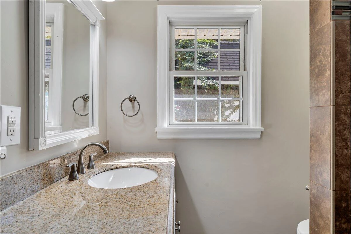 3328 Fleetwood AVE - Photo 28