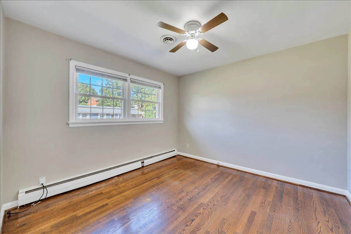 3328 Fleetwood AVE - Photo 30
