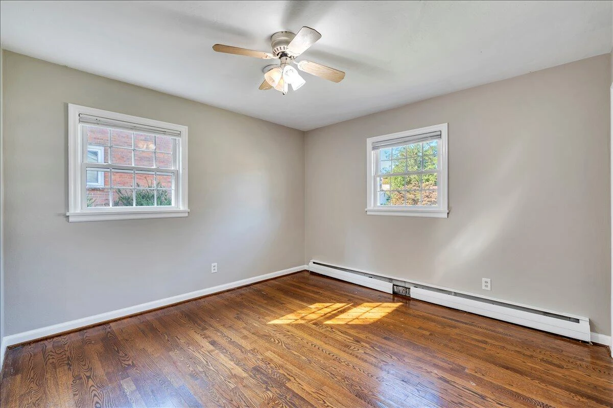 3328 Fleetwood AVE - Photo 32
