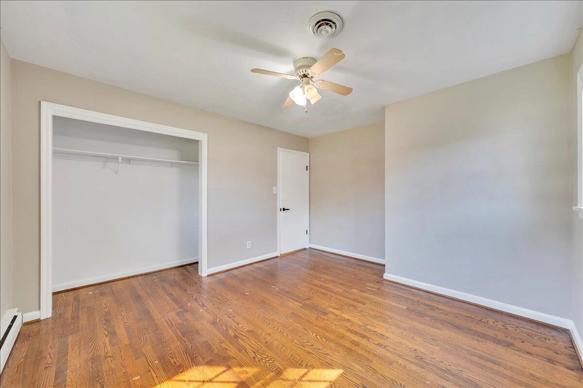 3328 Fleetwood AVE - Photo 33