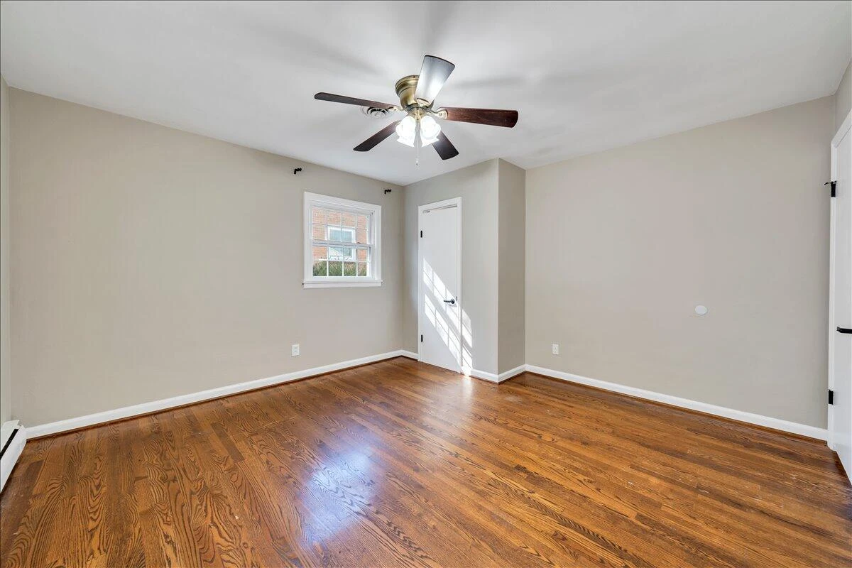 3328 Fleetwood AVE - Photo 35