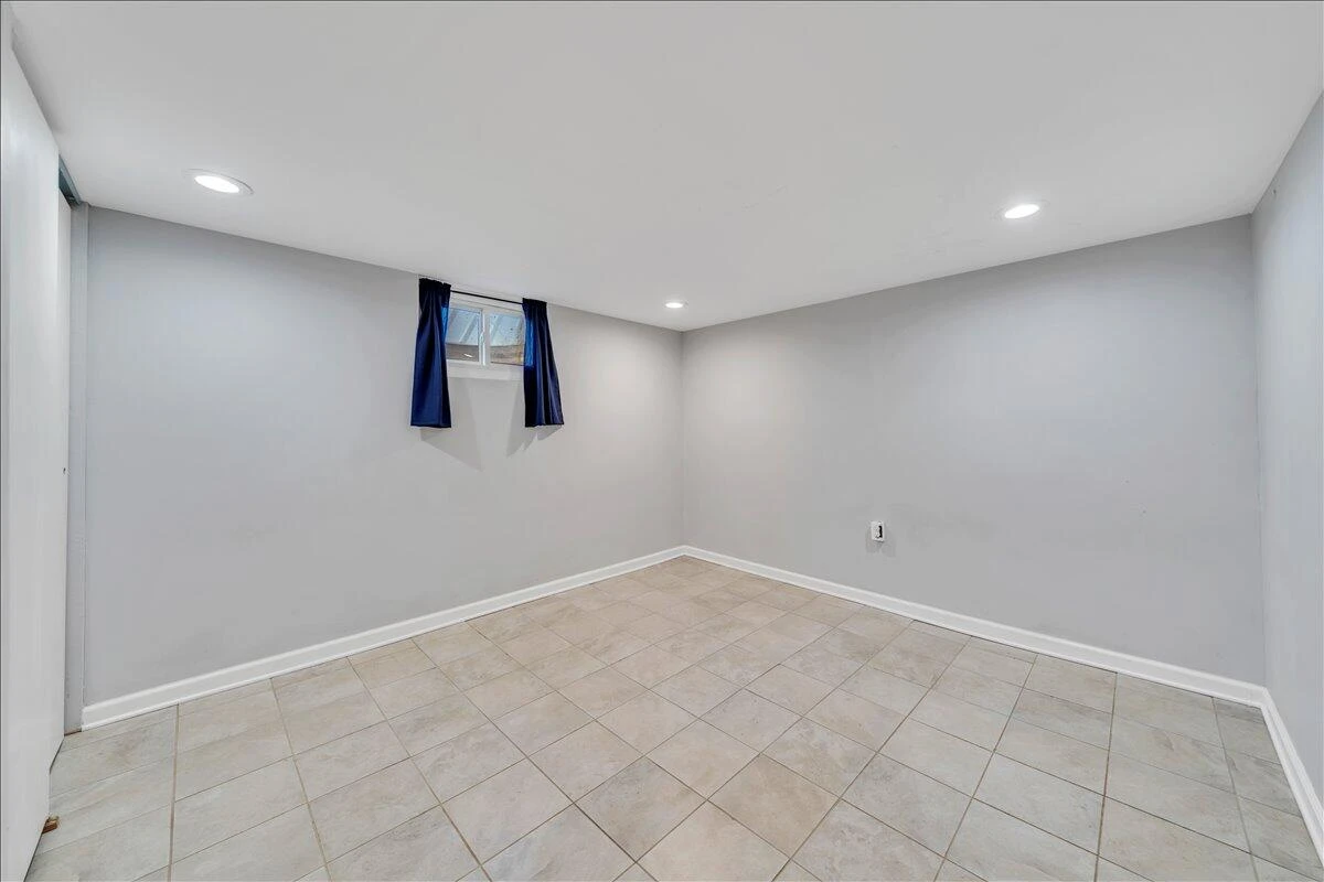 3328 Fleetwood AVE - Photo 41