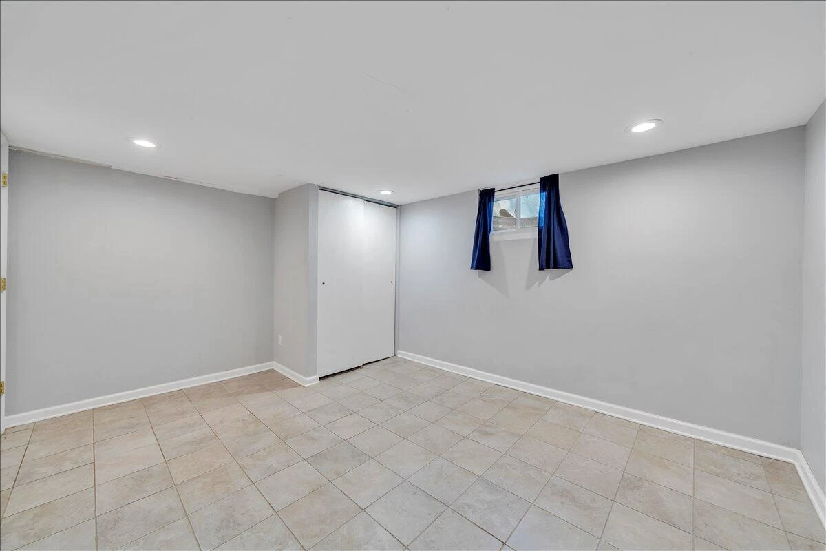 3328 Fleetwood AVE - Photo 42