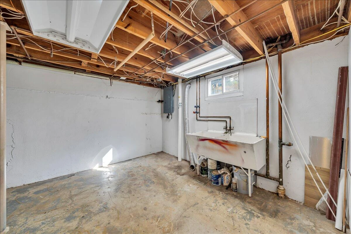 3328 Fleetwood AVE - Photo 48