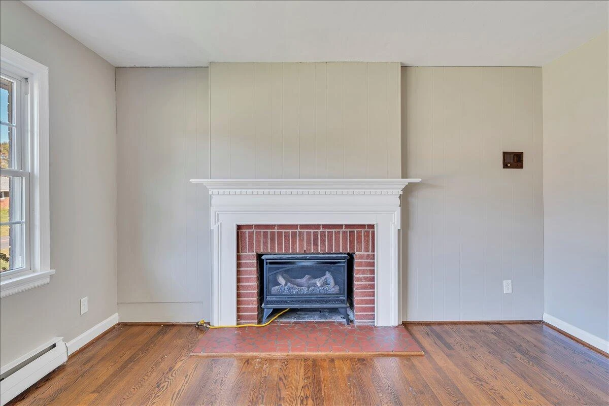 3328 Fleetwood AVE - Photo 8