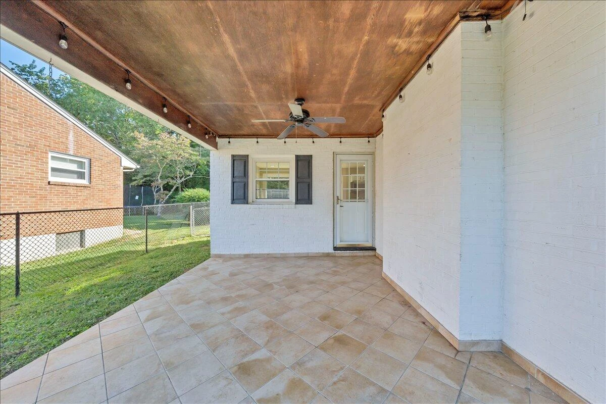 3328 Fleetwood AVE - Photo 60