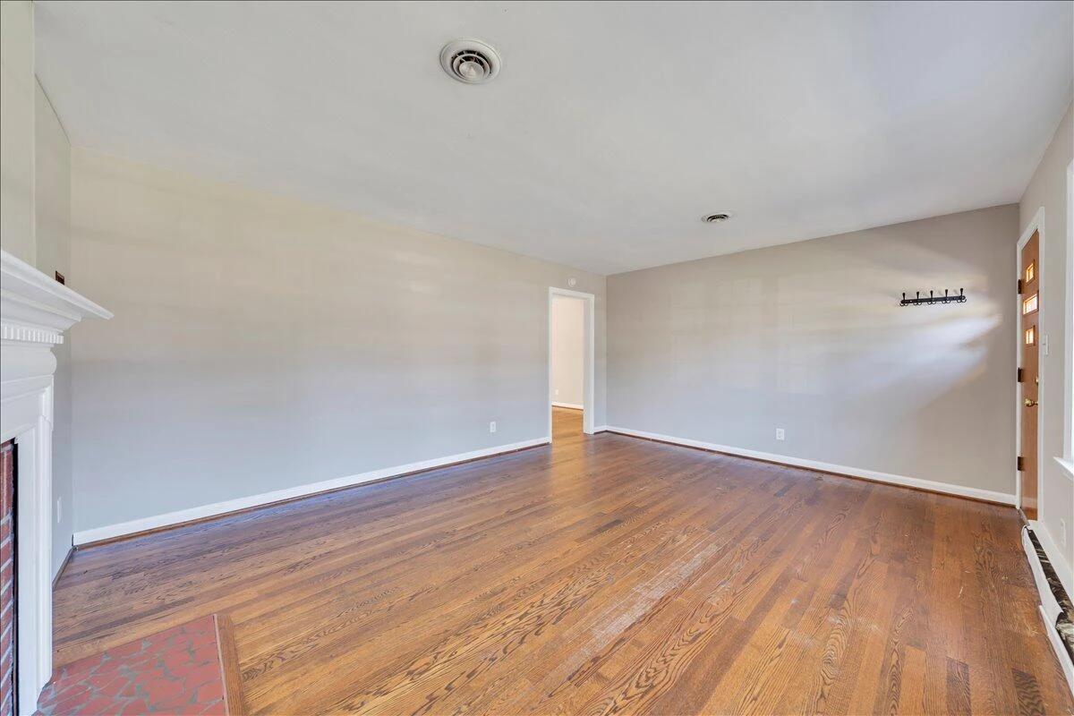 3328 Fleetwood AVE - Photo 10