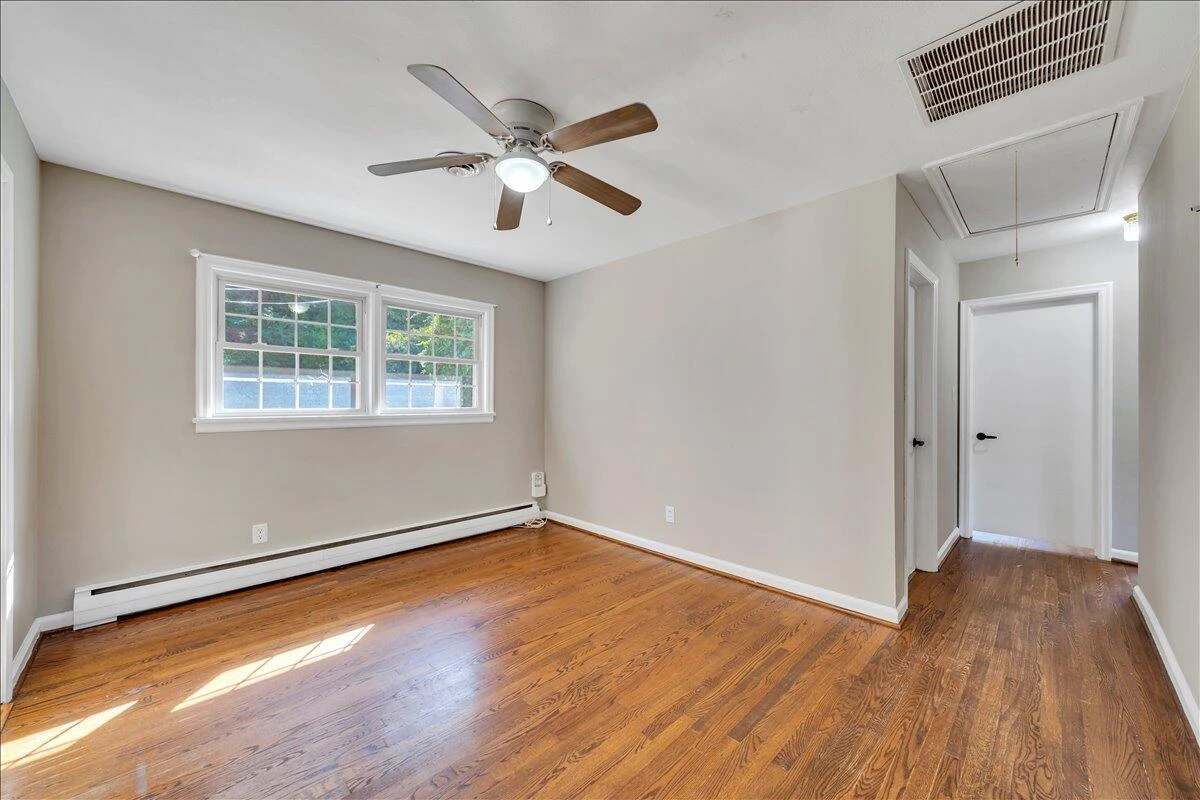3328 Fleetwood AVE - Photo 11
