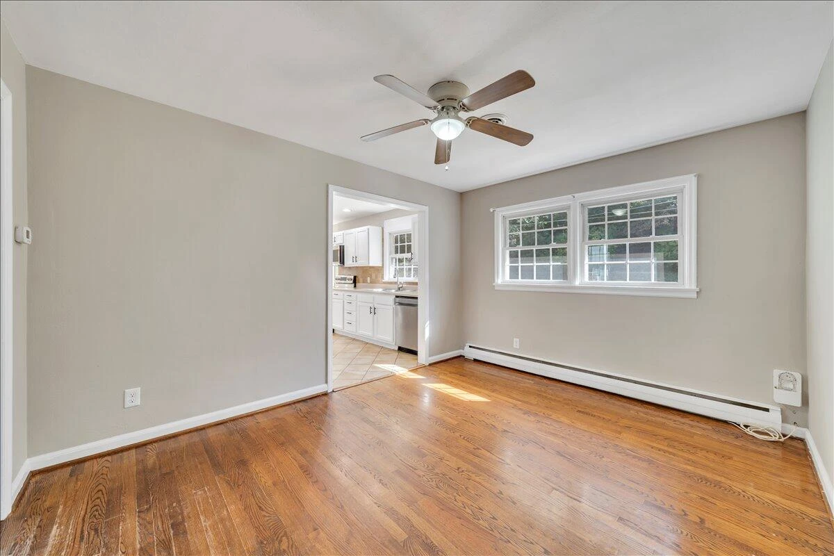 3328 Fleetwood AVE - Photo 12