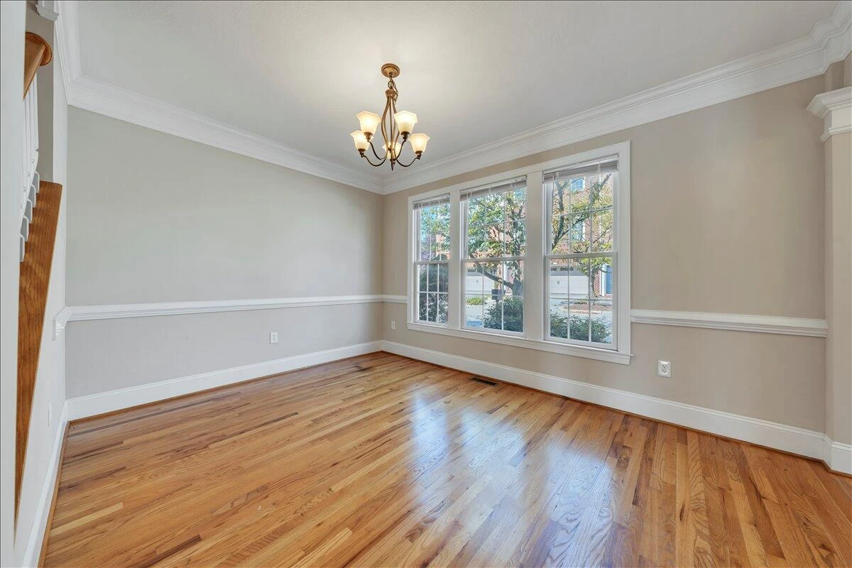 3818 Greenway DR SW - Photo 10