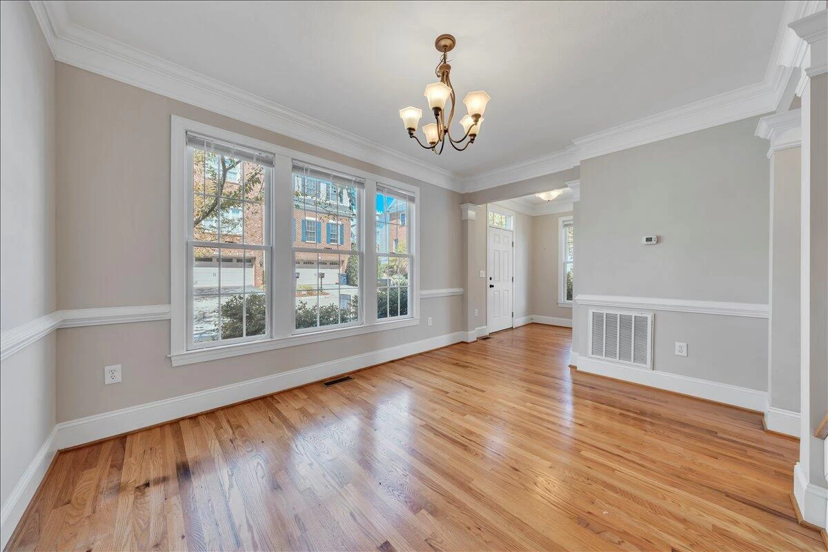 3818 Greenway DR SW - Photo 11