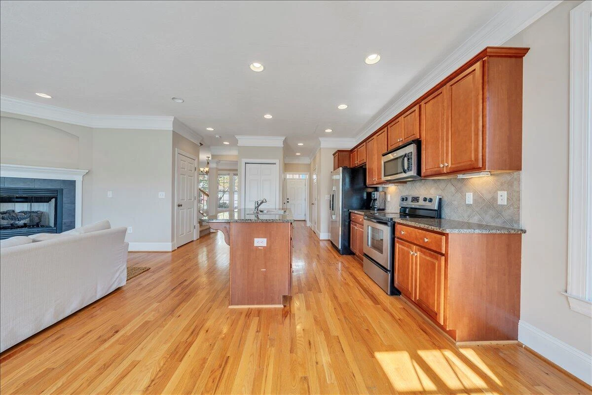 3818 Greenway DR SW - Photo 15