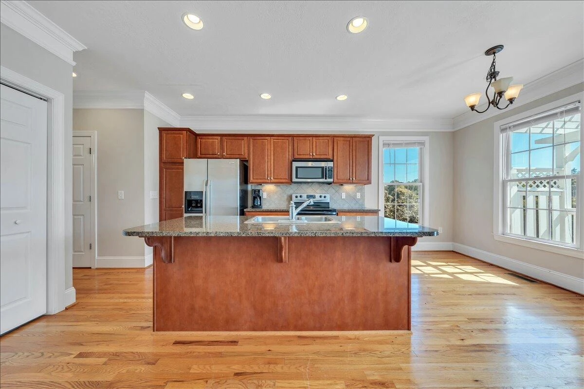 3818 Greenway DR SW - Photo 16