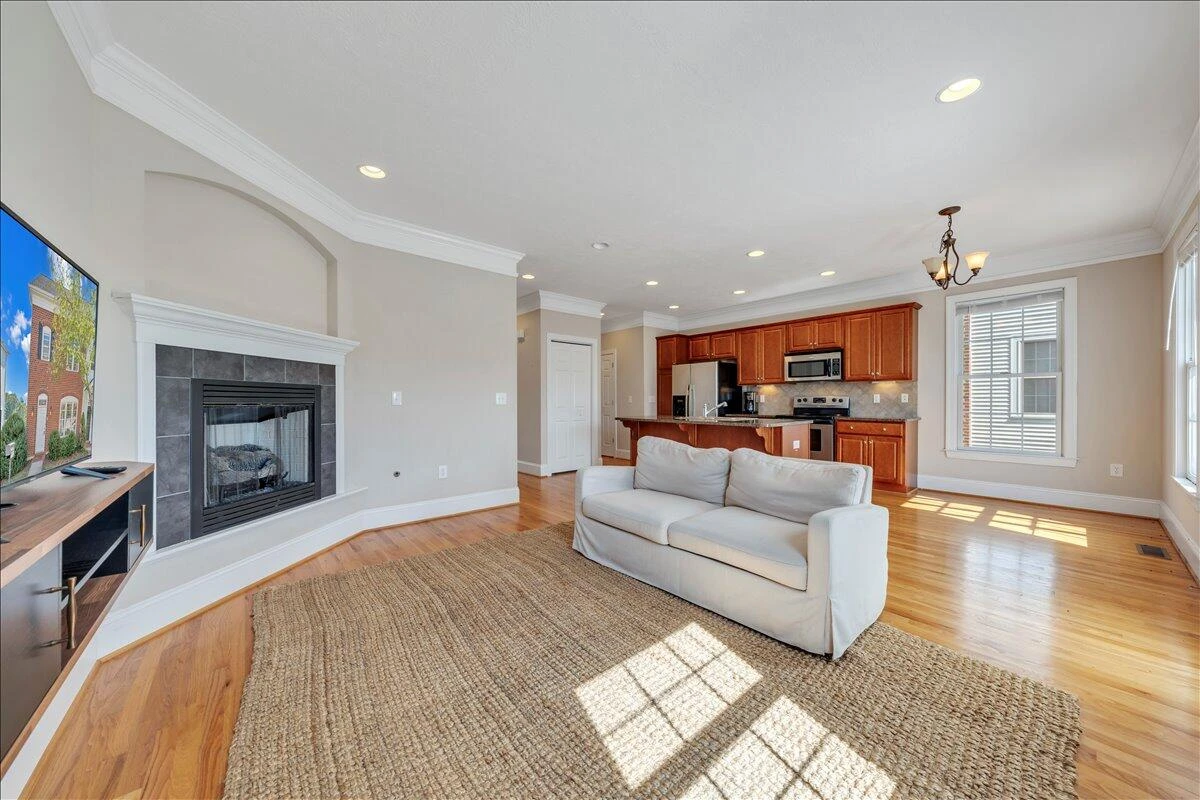 3818 Greenway DR SW - Photo 18