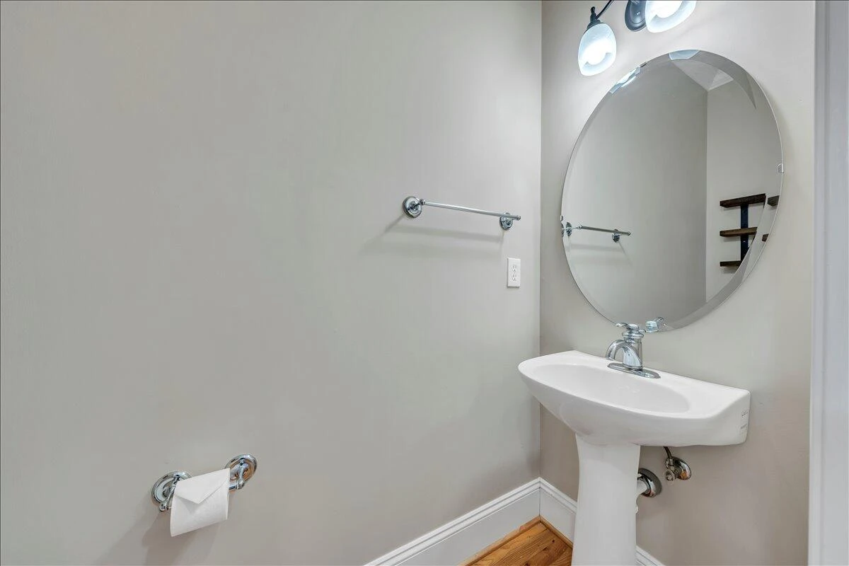 3818 Greenway DR SW - Photo 20