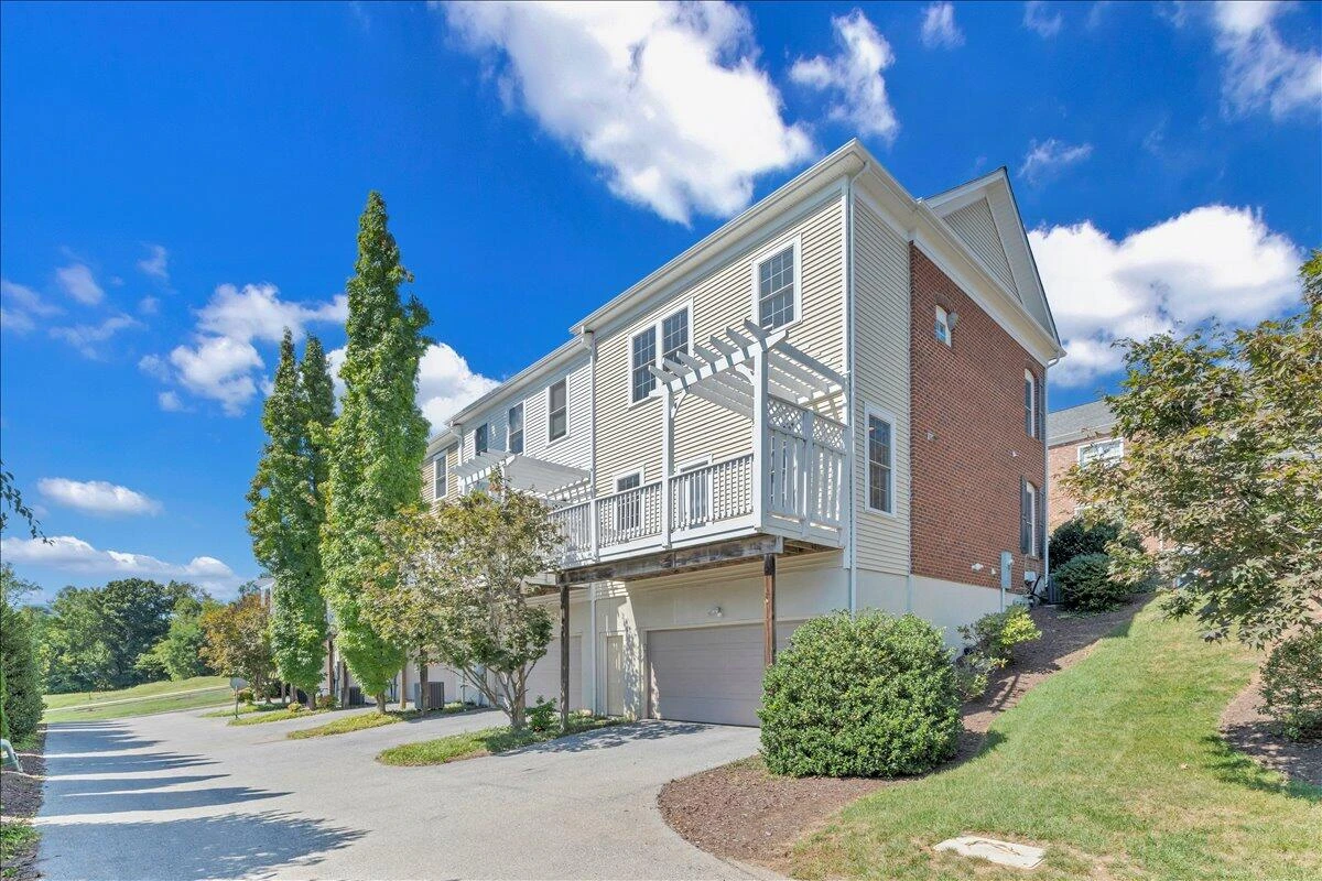3818 Greenway DR SW - Photo 6