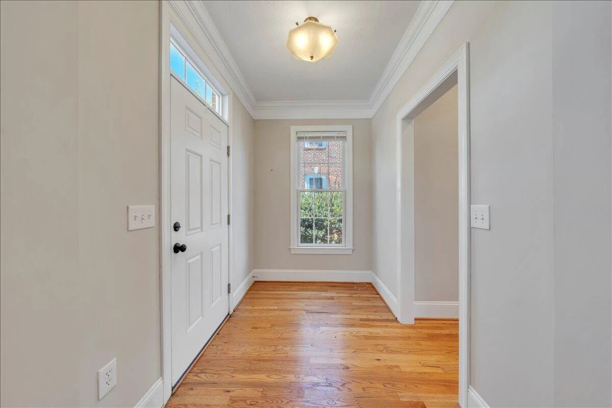 3818 Greenway DR SW - Photo 7