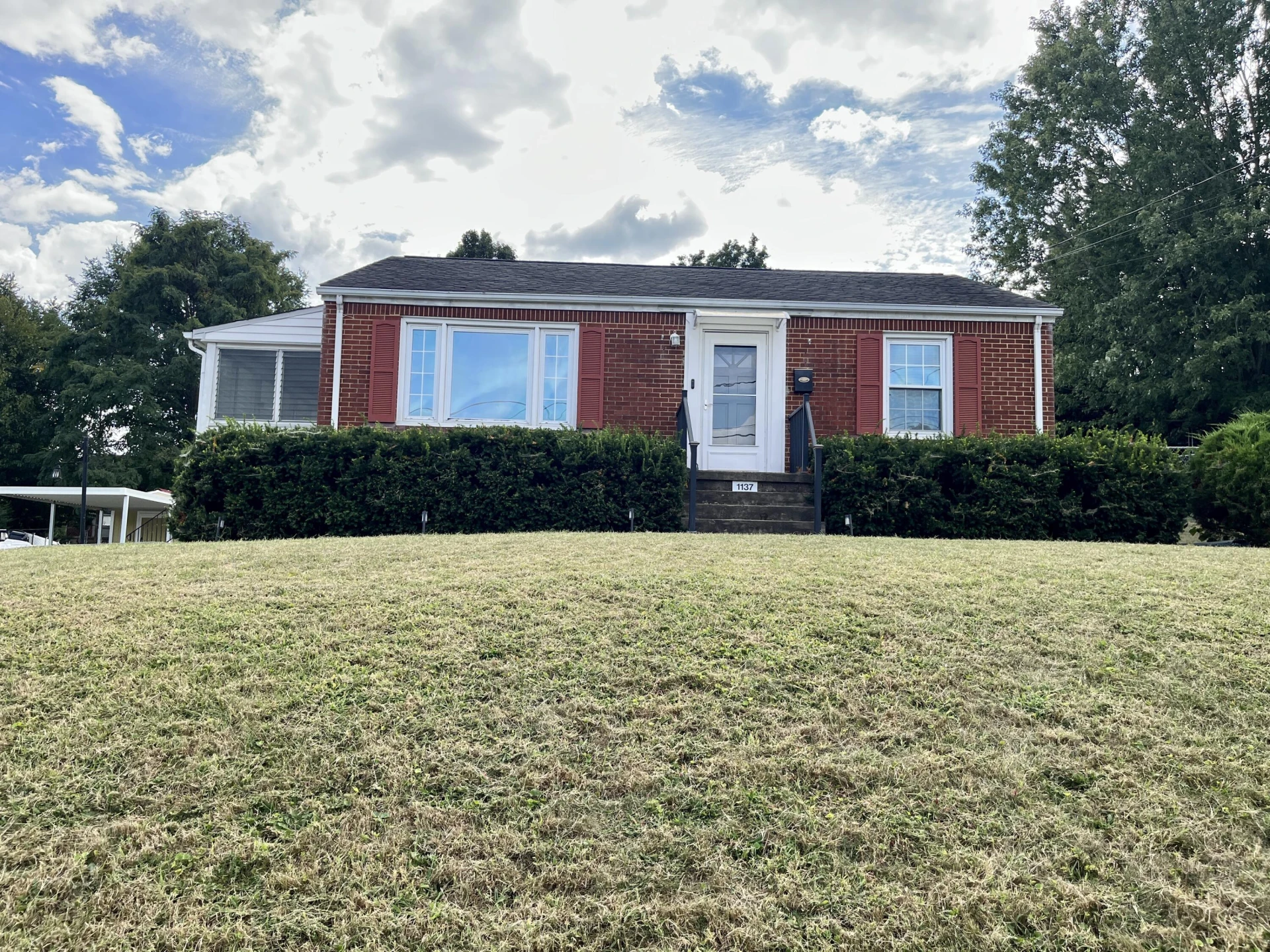 1137 Halliahurst AVE