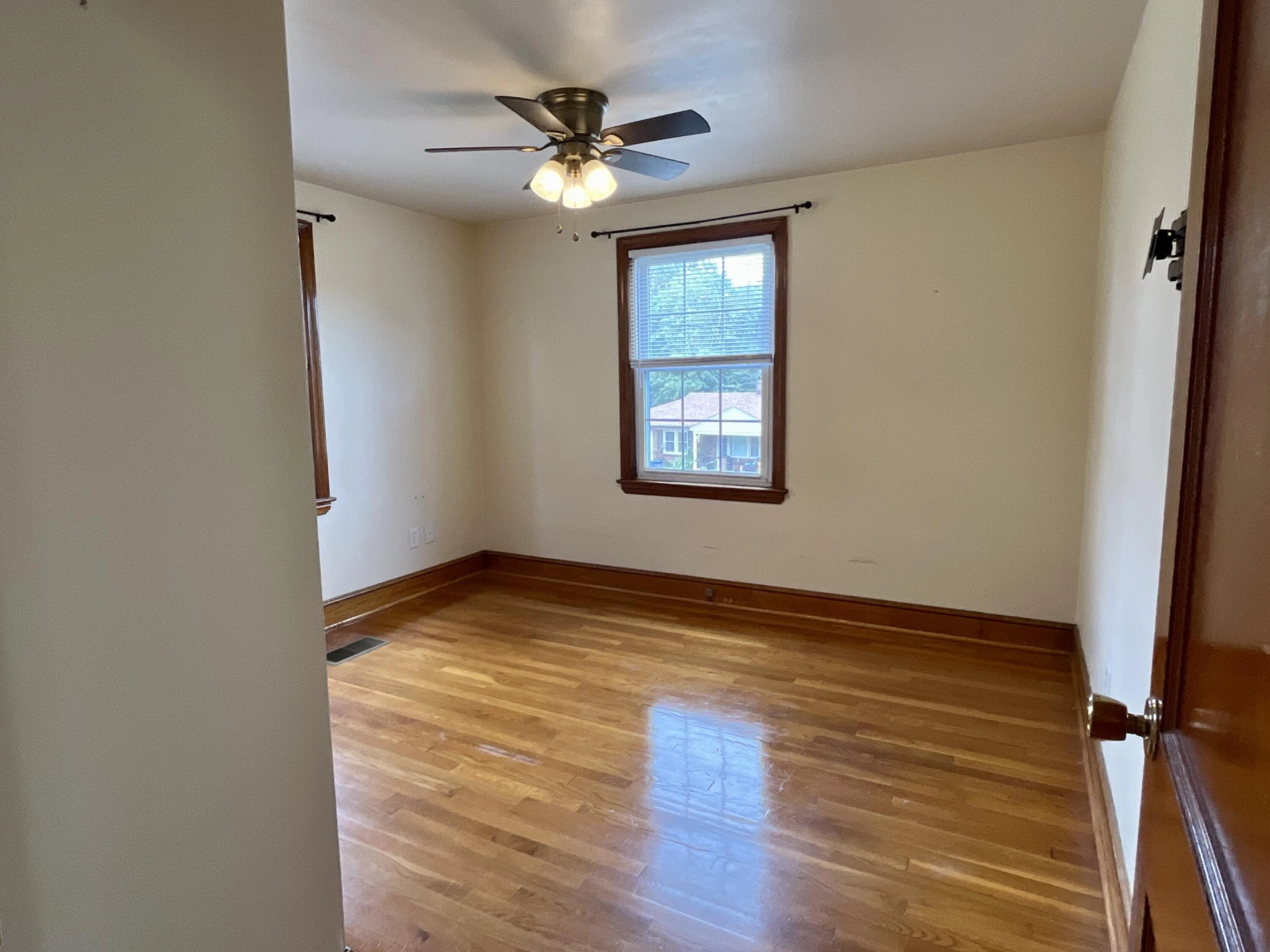 1137 Halliahurst AVE - Photo 12