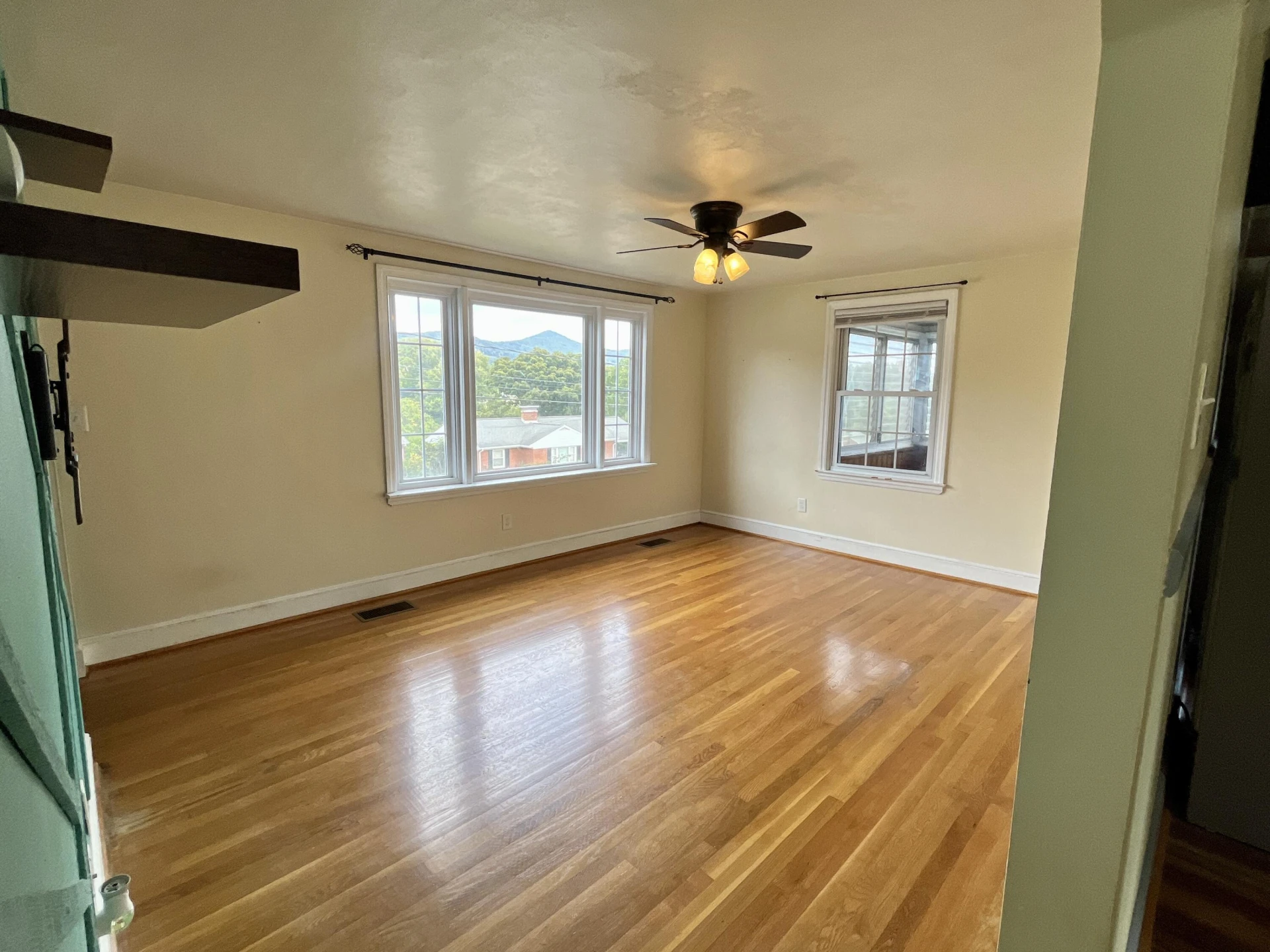 1137 Halliahurst AVE - Photo 17