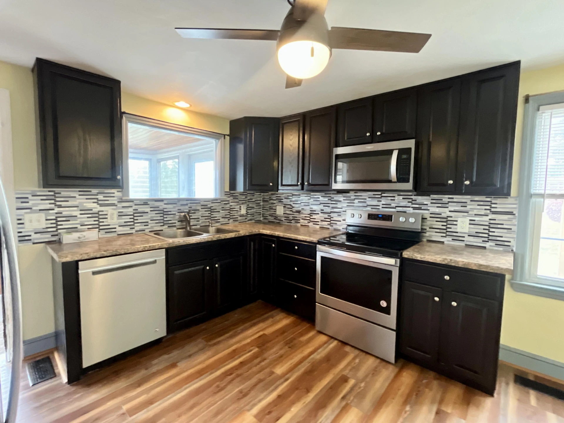 1137 Halliahurst AVE - Photo 18