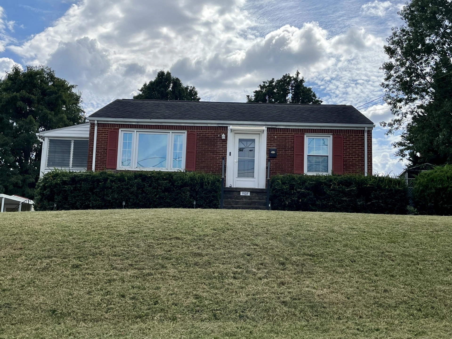 1137 Halliahurst AVE - Photo 3