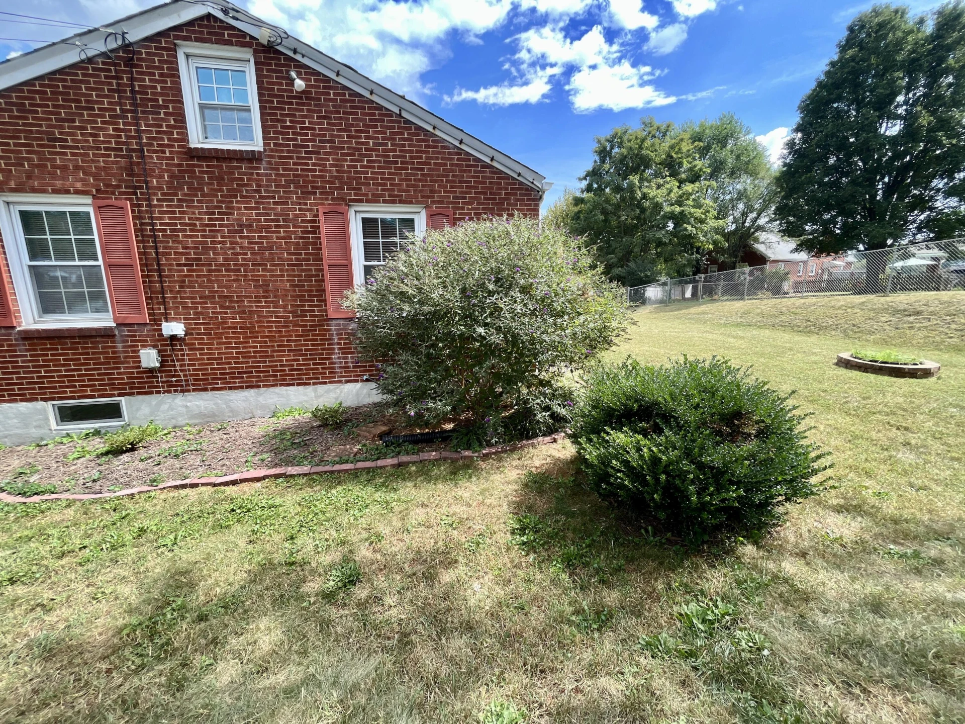 1137 Halliahurst AVE - Photo 38