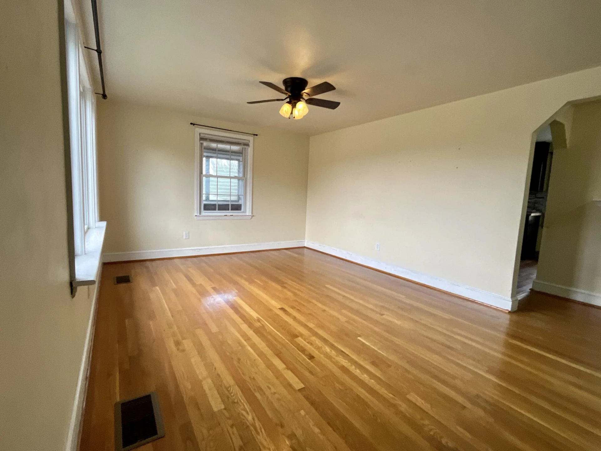 1137 Halliahurst AVE - Photo 5