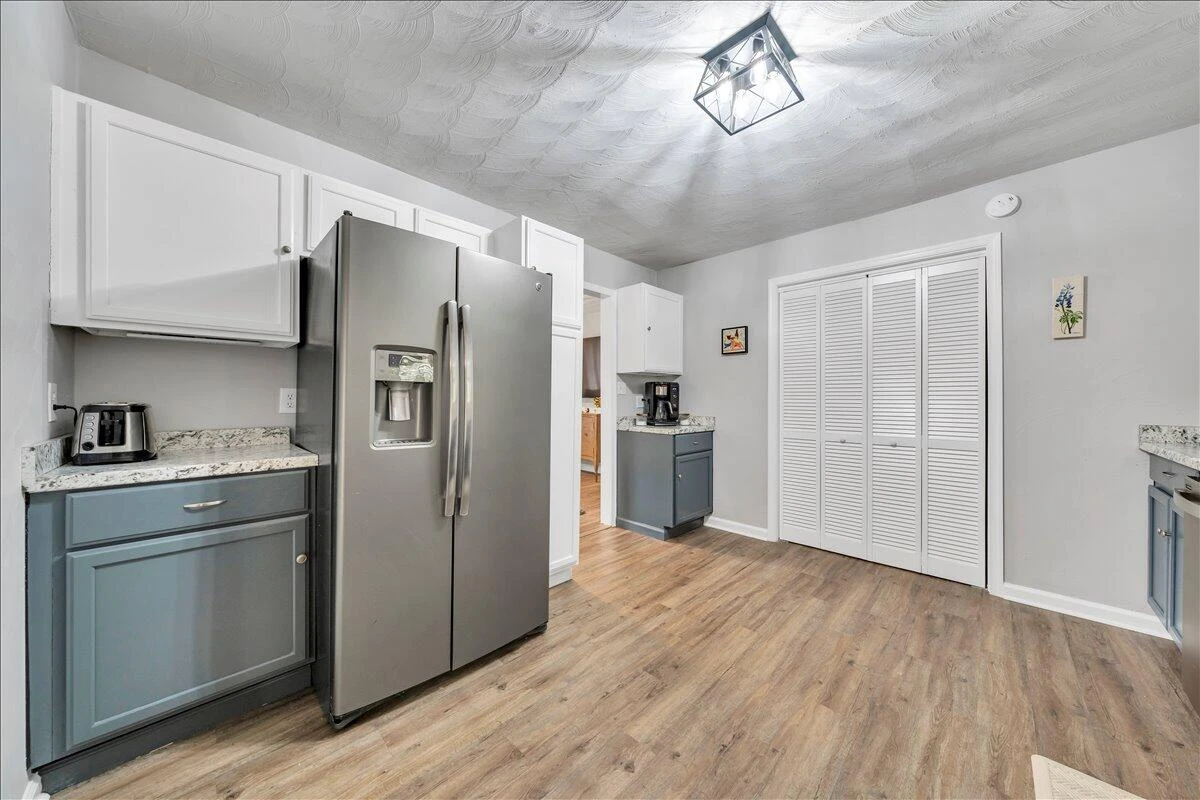 4374 Van Winkle RD SW - Photo 15