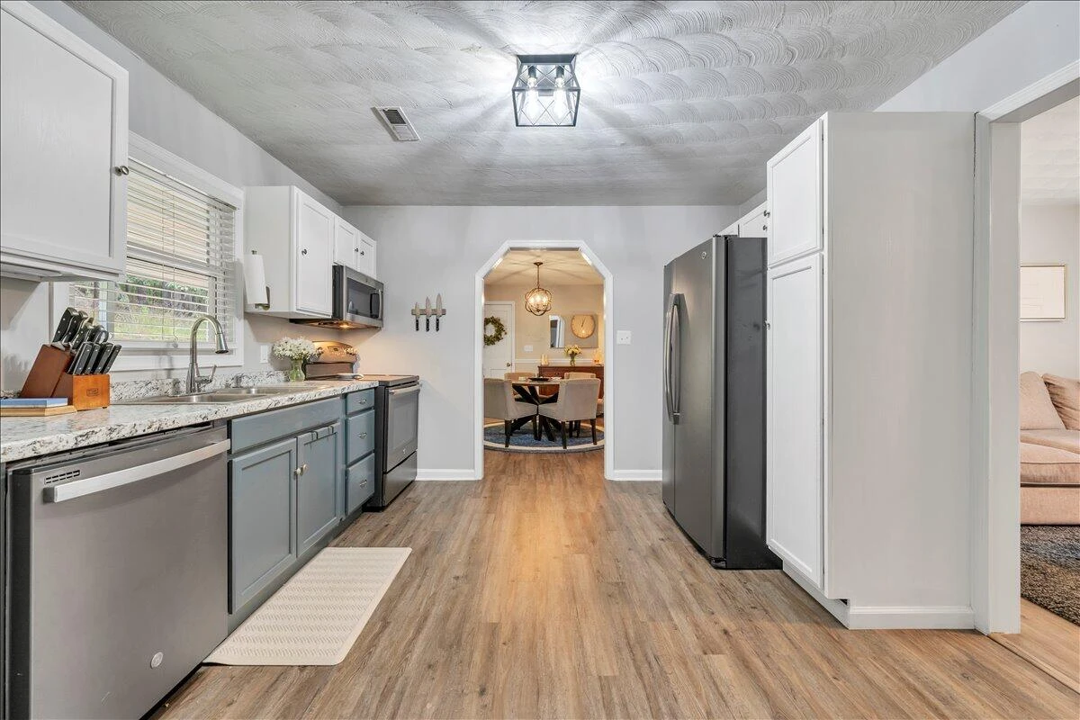 4374 Van Winkle RD SW - Photo 16