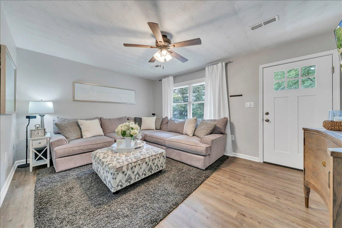 4374 Van Winkle RD SW - Photo 4