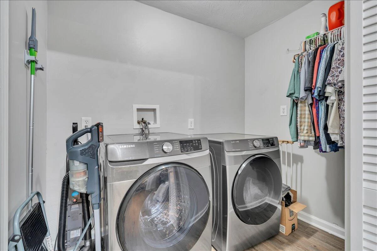 4374 Van Winkle RD SW - Photo 36
