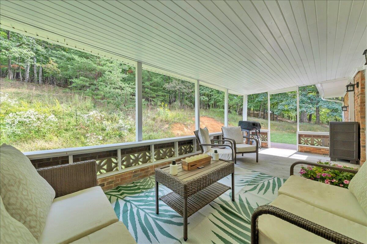 4374 Van Winkle RD SW - Photo 39