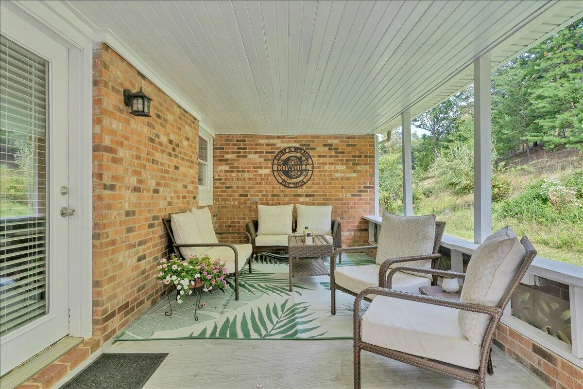 4374 Van Winkle RD SW - Photo 41
