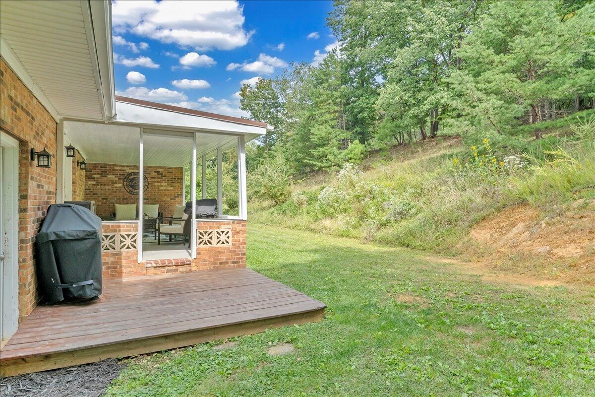 4374 Van Winkle RD SW - Photo 42