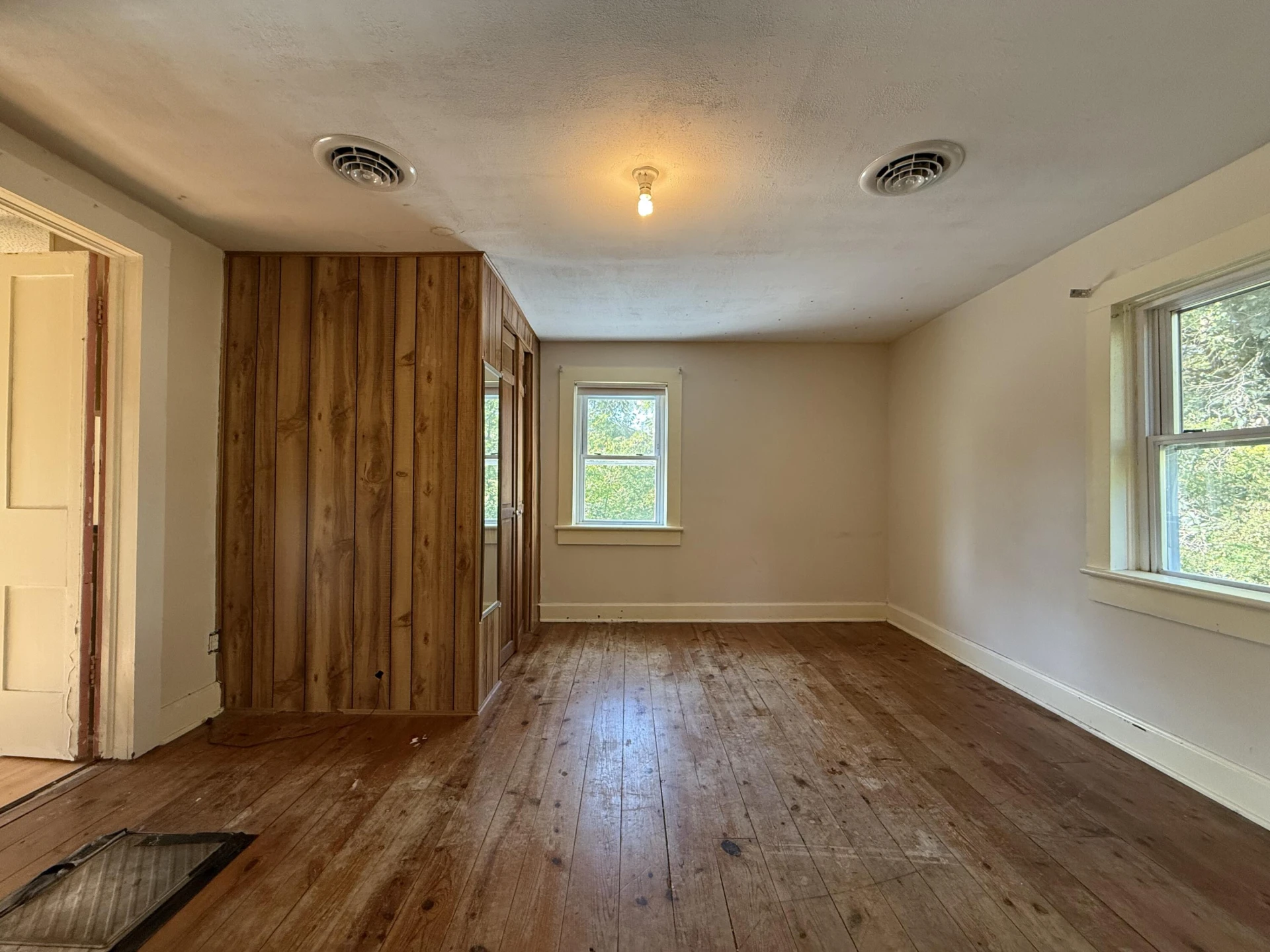 945 Montgomery ST - Photo 10