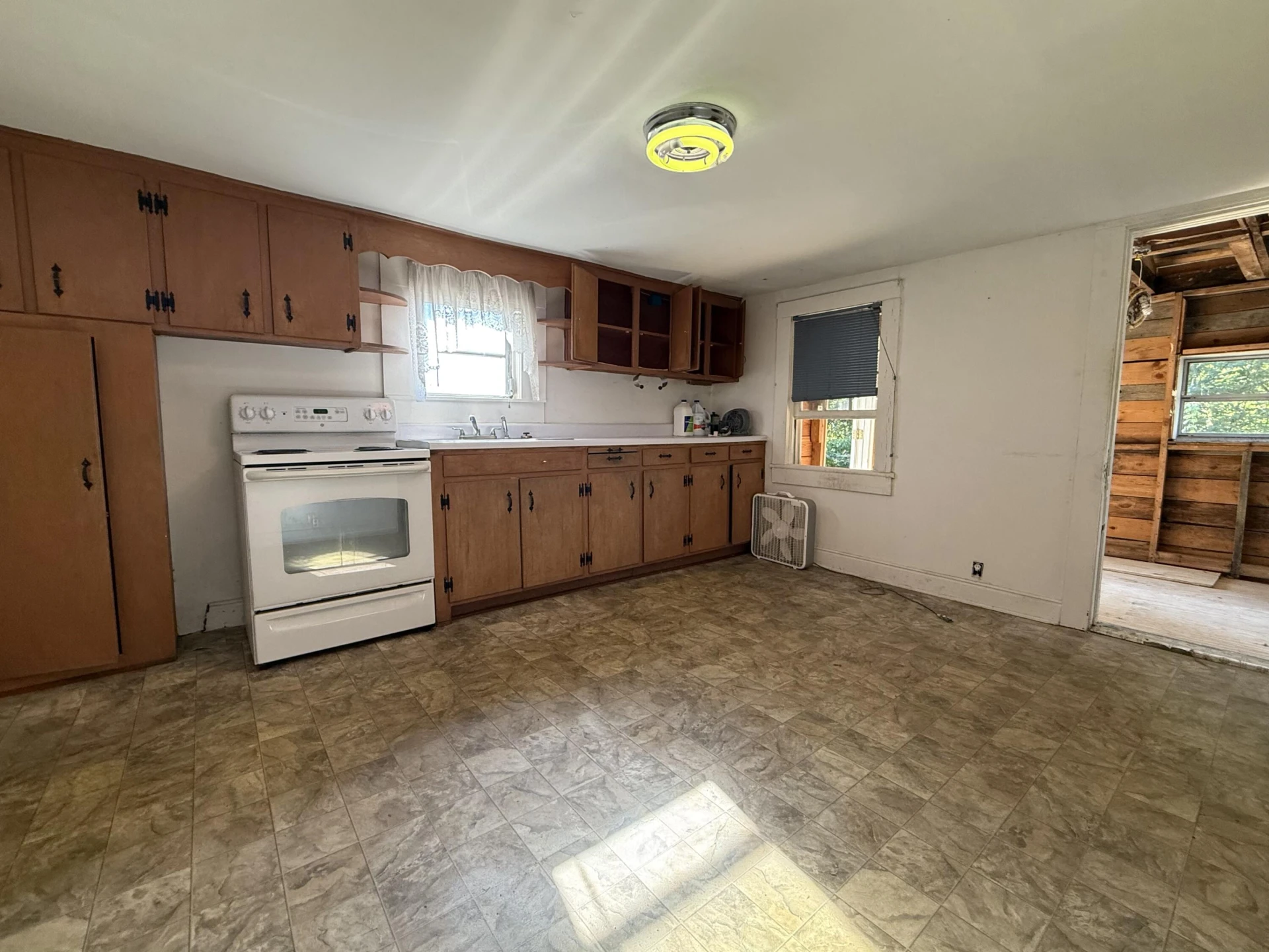 945 Montgomery ST - Photo 18