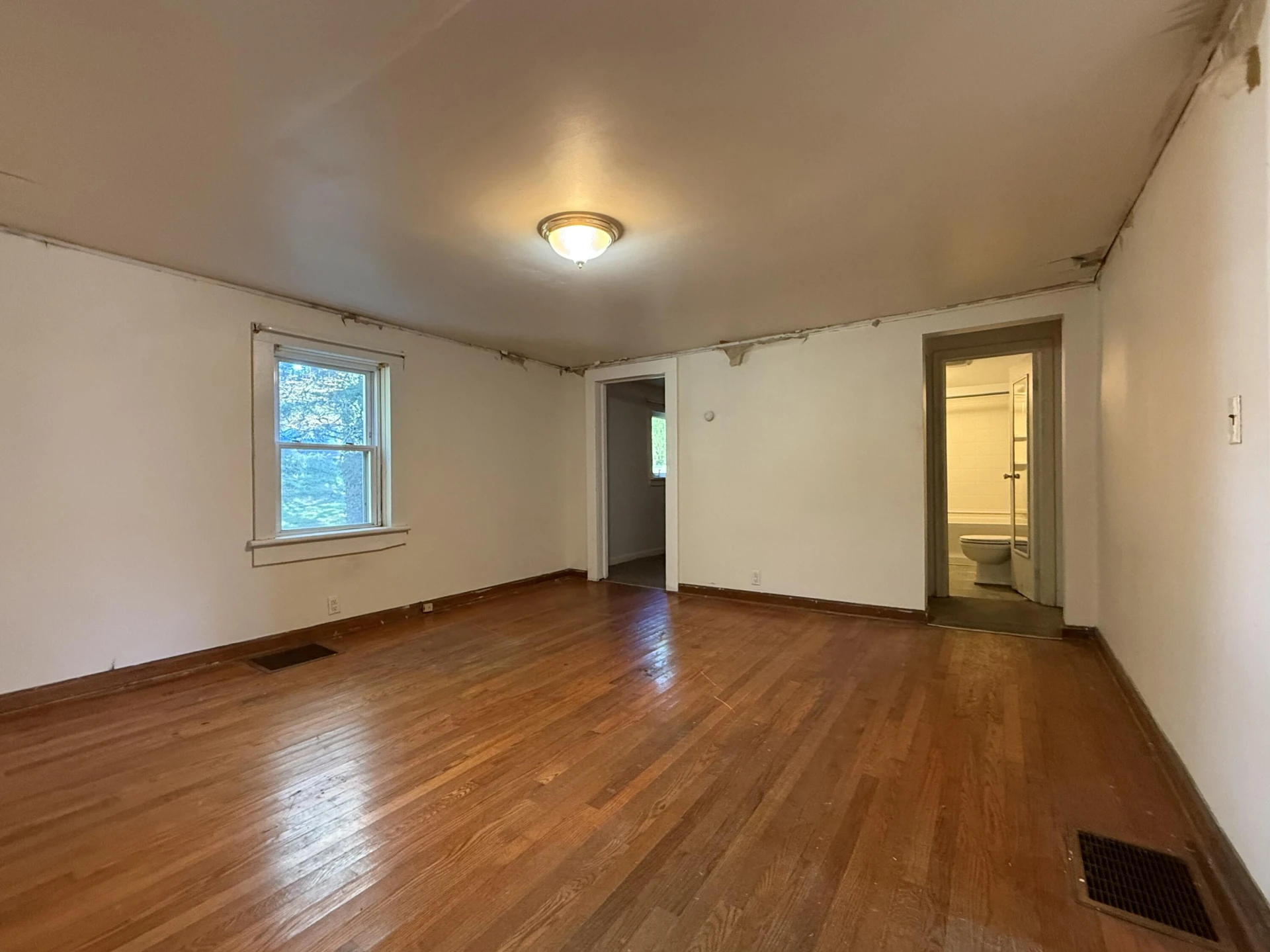 945 Montgomery ST - Photo 19