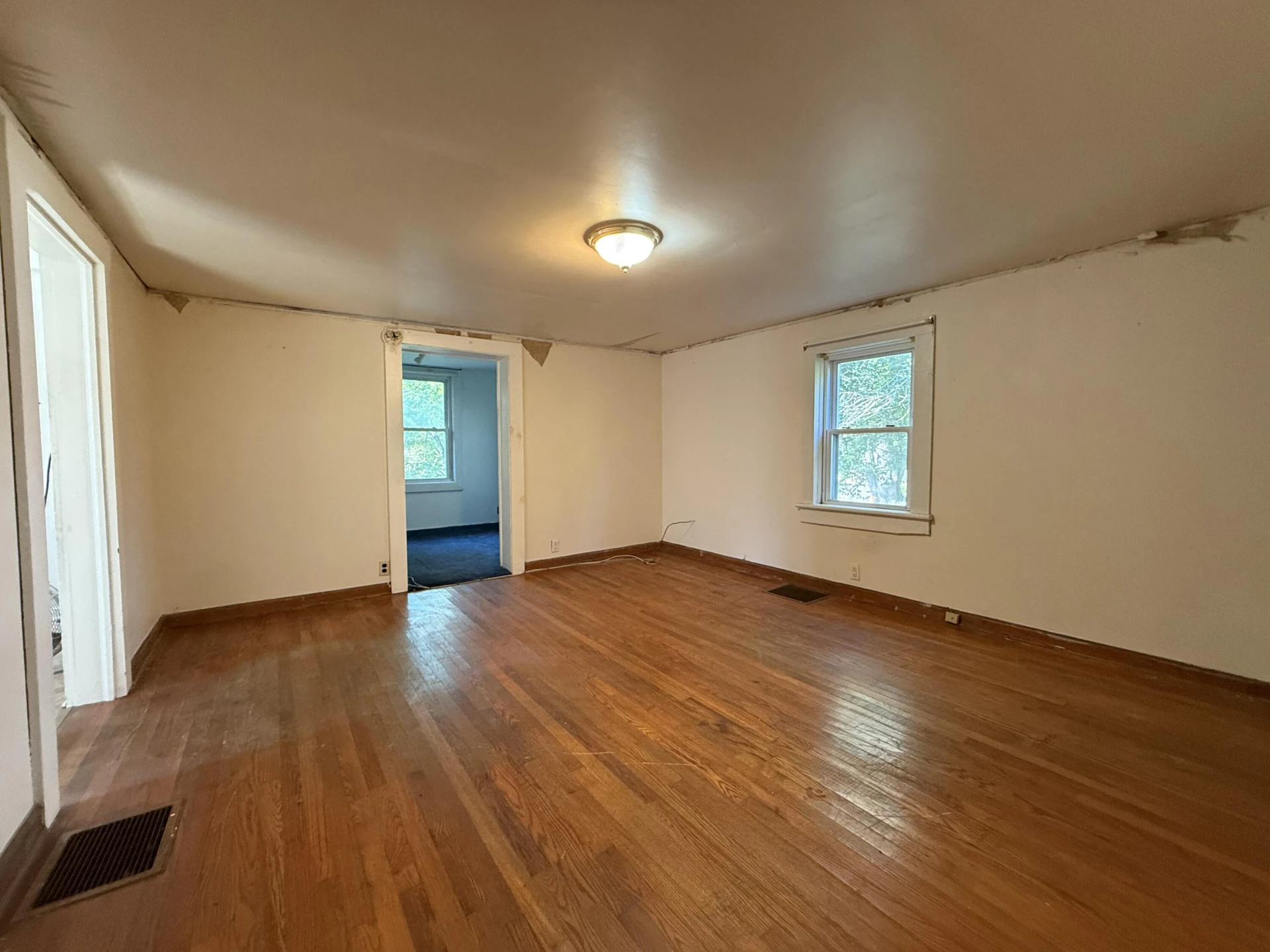 945 Montgomery ST - Photo 20