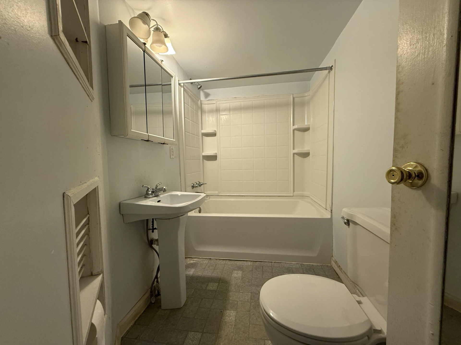 945 Montgomery ST - Photo 23