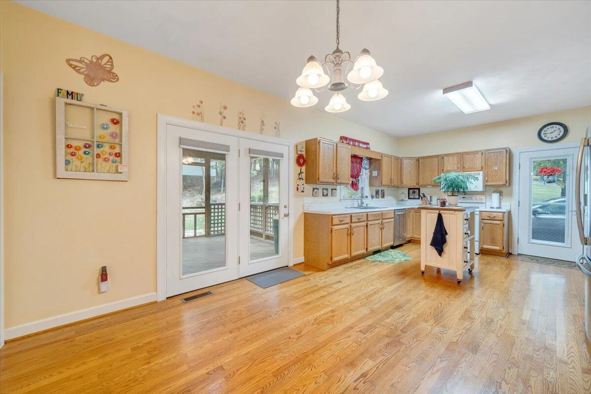 511 White Oak DR - Photo 15