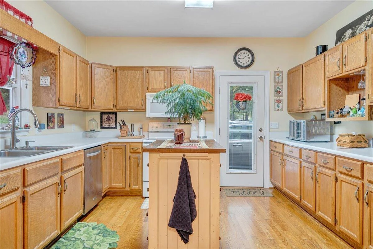 511 White Oak DR - Photo 18