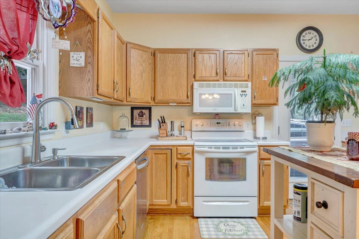 511 White Oak DR - Photo 19