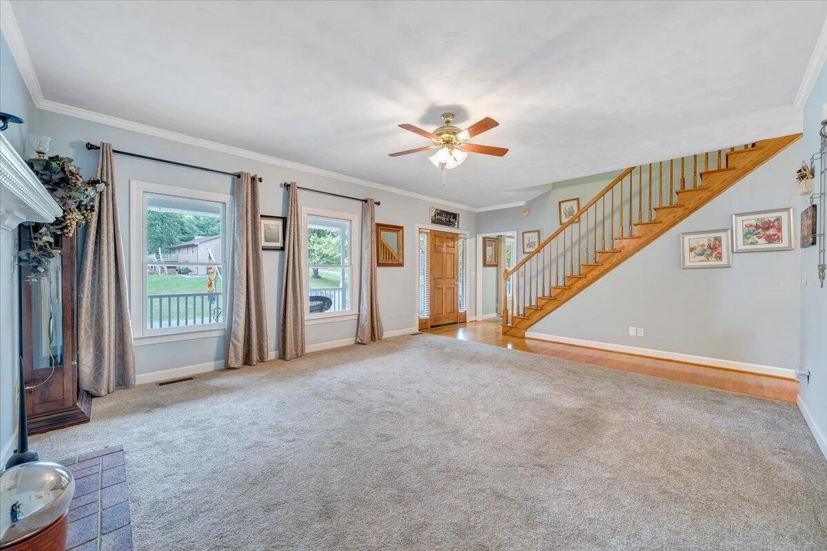 511 White Oak DR - Photo 8